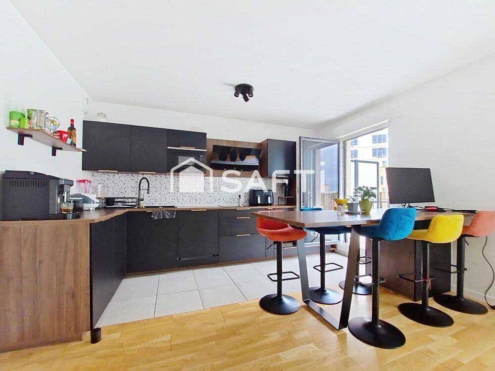 Vente Appartement Duplex aux derniers étages avec terrasse, à deux pas du RER A et E Fontenay-sous-bois