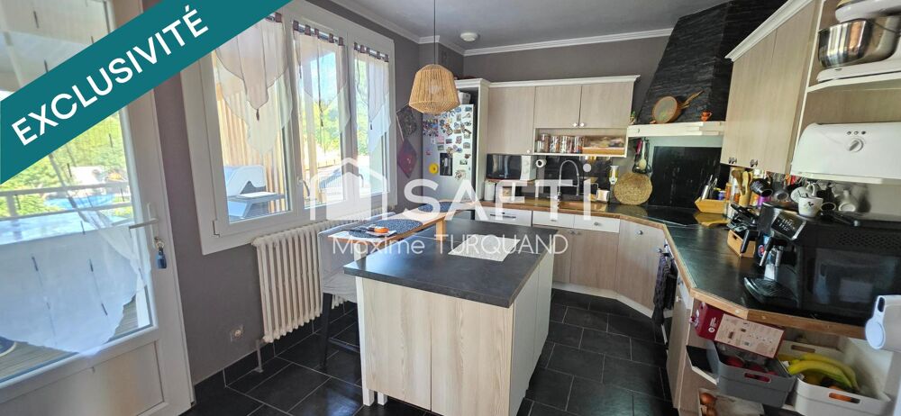 Pavillon sur sous-sol, 153m², 4 chambres, 945m² de terrain, 2 garages.
