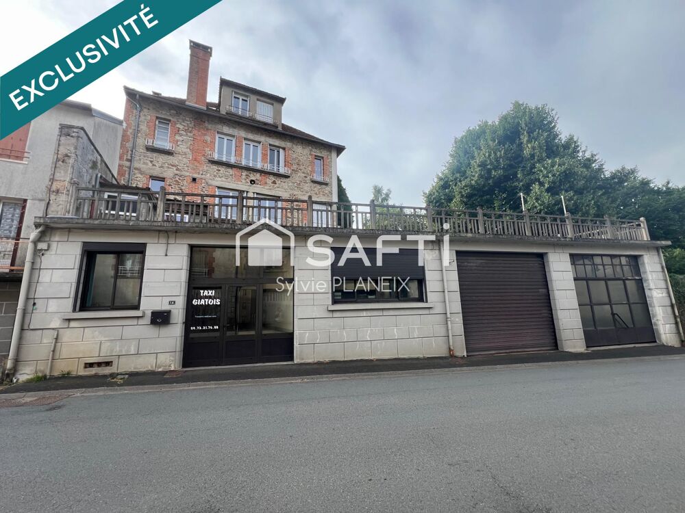 Vente Immeuble À découvrir cet Immeuble avec local commercial en rdc et 2 appartements sur 3 étages. Giat