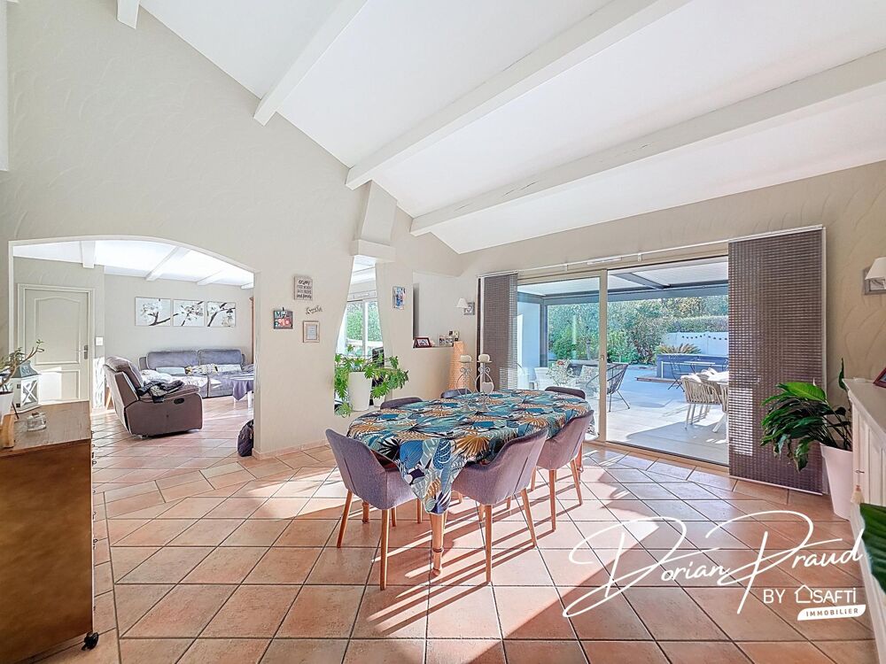 Vente Maison Maison de plain-pied de 193 m² avec grand terrain et garages Challans