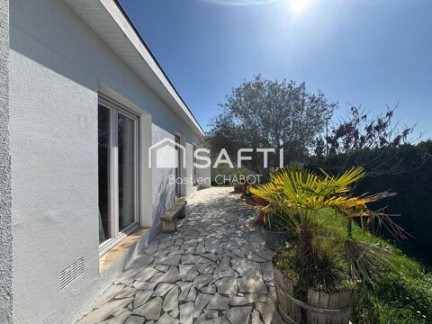   Maison de plain-pied de 118 m� proche du tram Maison - 4 pi�ce(s) - 118 m�