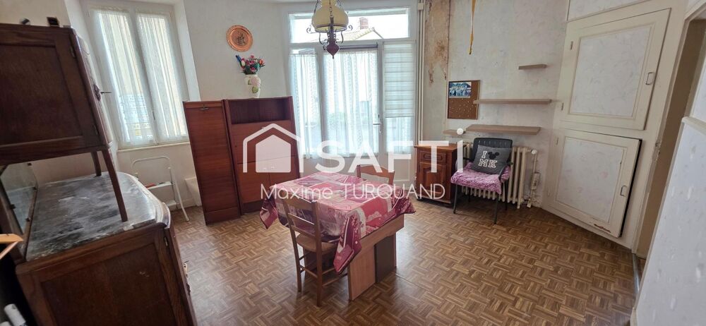 Vente Maison Maison d'habitation à rénover 110m², 3 chambres 730m² de terrain + dépendances. Saint-marsault