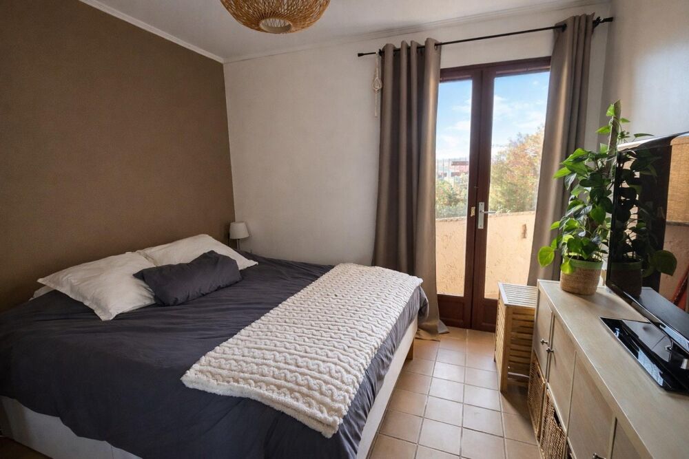 Bandol, beau T2 de 42 m² + Cave, proche de toutes commodités.