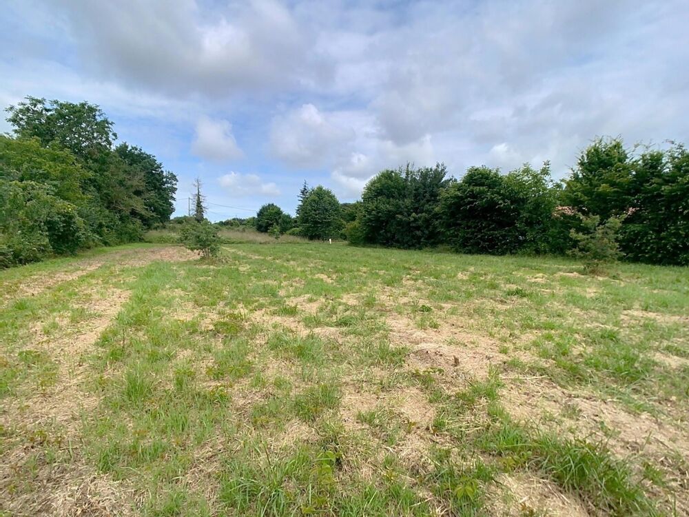 Vente Terrain Joli terrain viabilisé avec vue dégagée sur les collines Saint-medard