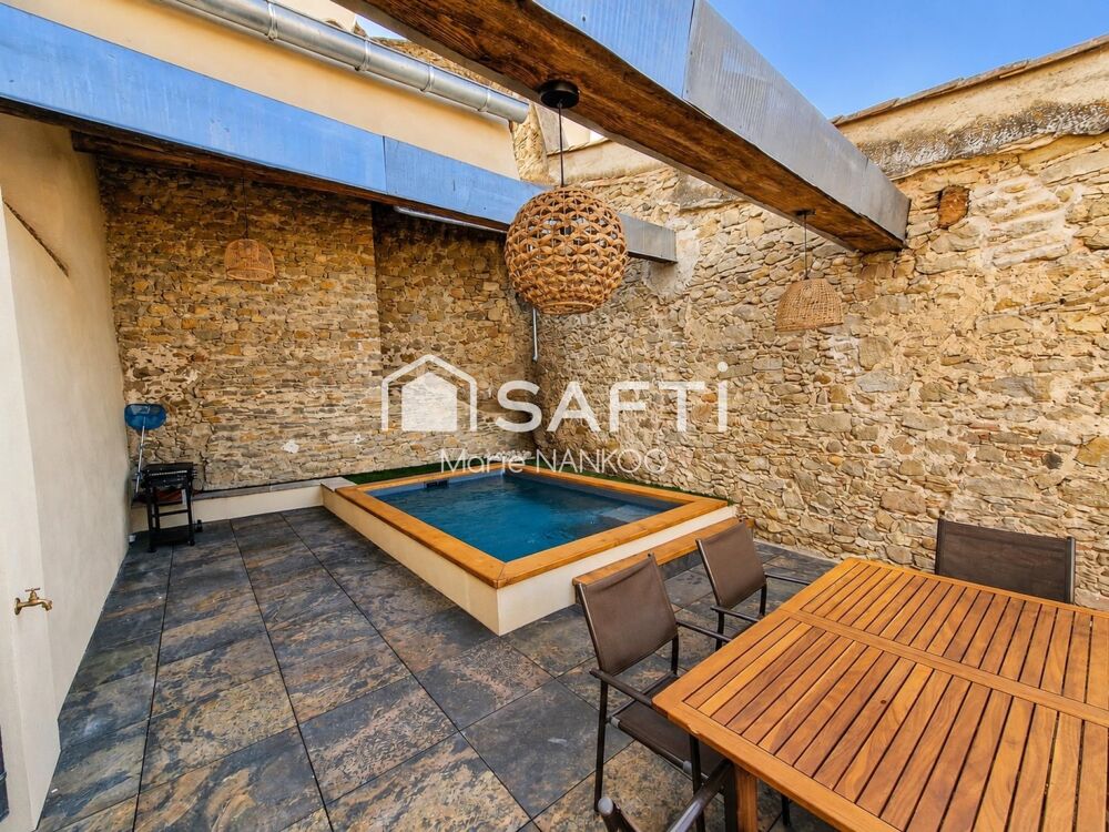 Maison de village rénovée avec piscine, terrasse sans vis-à-vis et prestations de qualité  10 Mins de Carcassonne