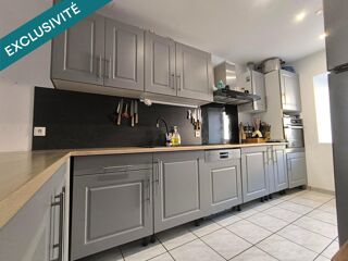  Immeuble à vendre 241 m²
