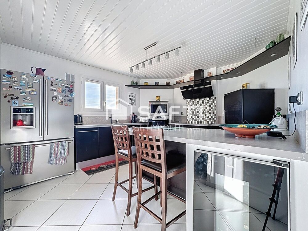 Maison de 152 m2 avec piscine, double garage et dépendance