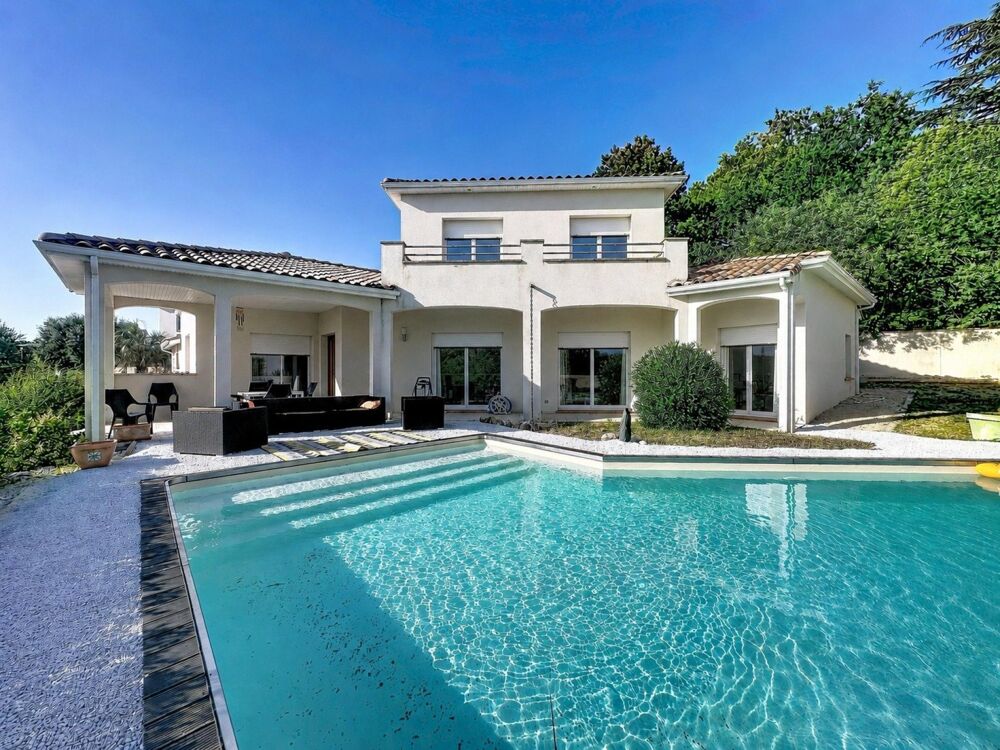 Vente Maison Maison T6/7 180 m2 avec piscine côteaux de CASTELGINEST  - Vue dégagée Castelginest
