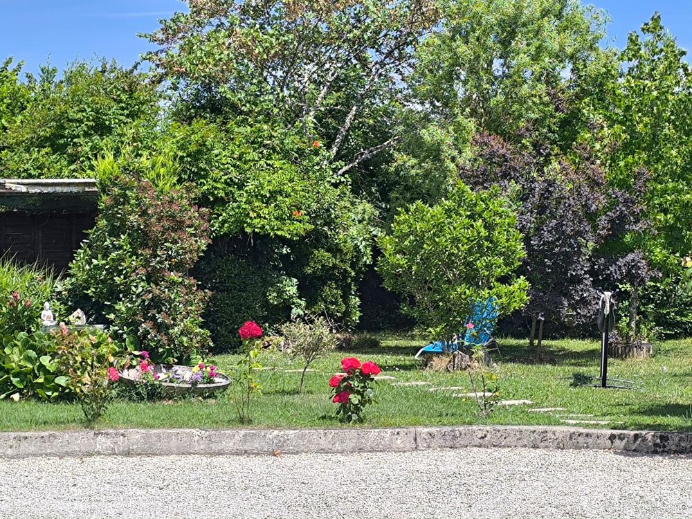 Vente Maison En centre village, maison 3 chambres, jardin clos Rouffignac-saint-cernin-de-reilhac