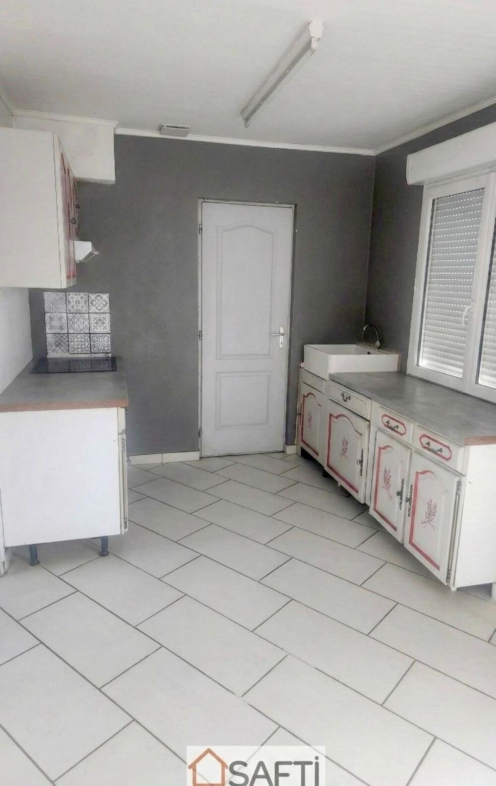 Vente Maison Située dans un secteur recherché pour son calme, cette charmante maison semi-mitoyenne parfaitement entretenue attend ses nouvea Desvres