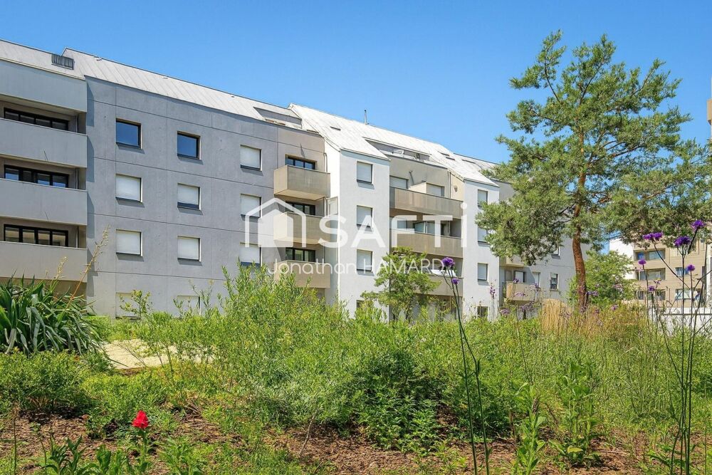 Appartement moderne avec balcon et parking, dans une résidence sécurisée