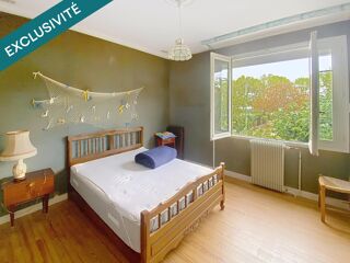  Maison  vendre 8 pices 240 m