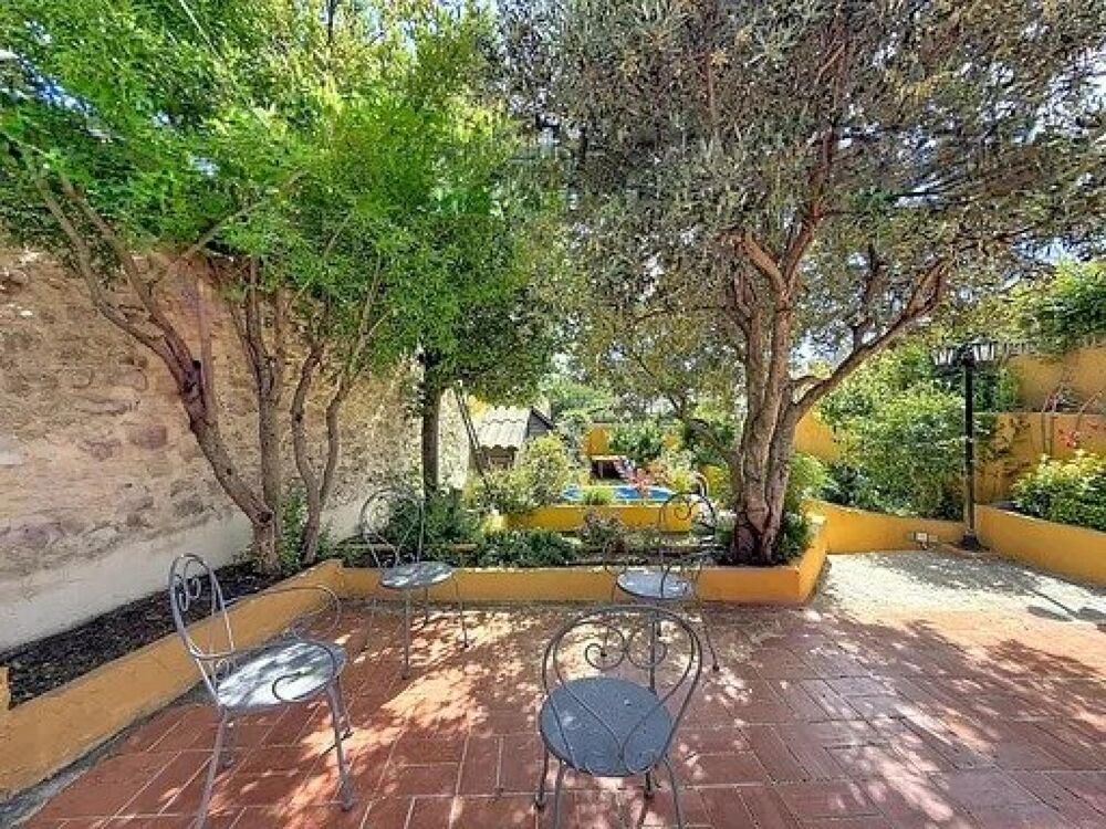 Maison T6 atypique + studio indépendant, terrasse, jardin et piscine hors-sol.