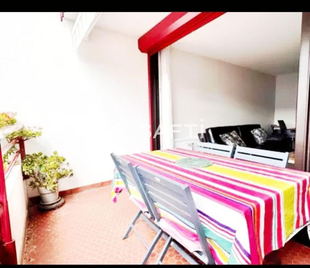 Vente Appartement Tout à pieds à St jean de luz avec ce T3 /T4 traversant avec terrasse et doublé balcons Saint-jean-de-luz