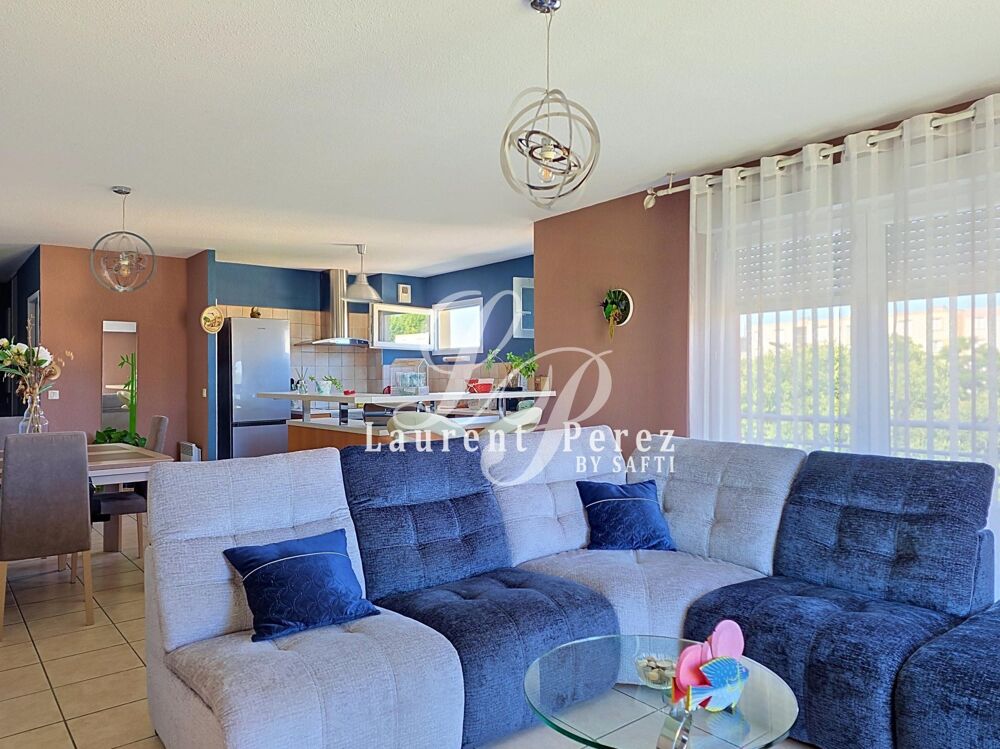 Appartement T4 traversant avec terrasse de 28 m² et parking