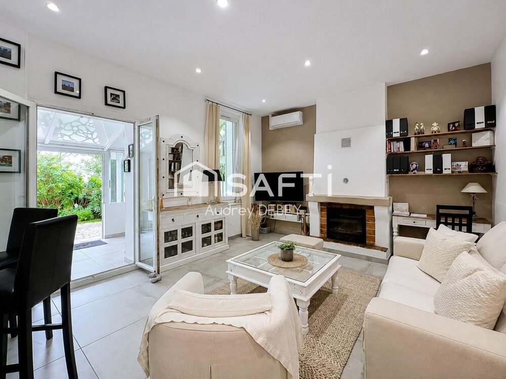 Vente Appartement À QUELQUES MINUTES DU CÉLÈBRE VILLAGE MÉDIÉVAL DU CASTELLET, PROFITEZ D'UNE VÉRITABLE VIE DE VILLAGE AVEC COMMERCES À PROXIMITÉ Le castellet