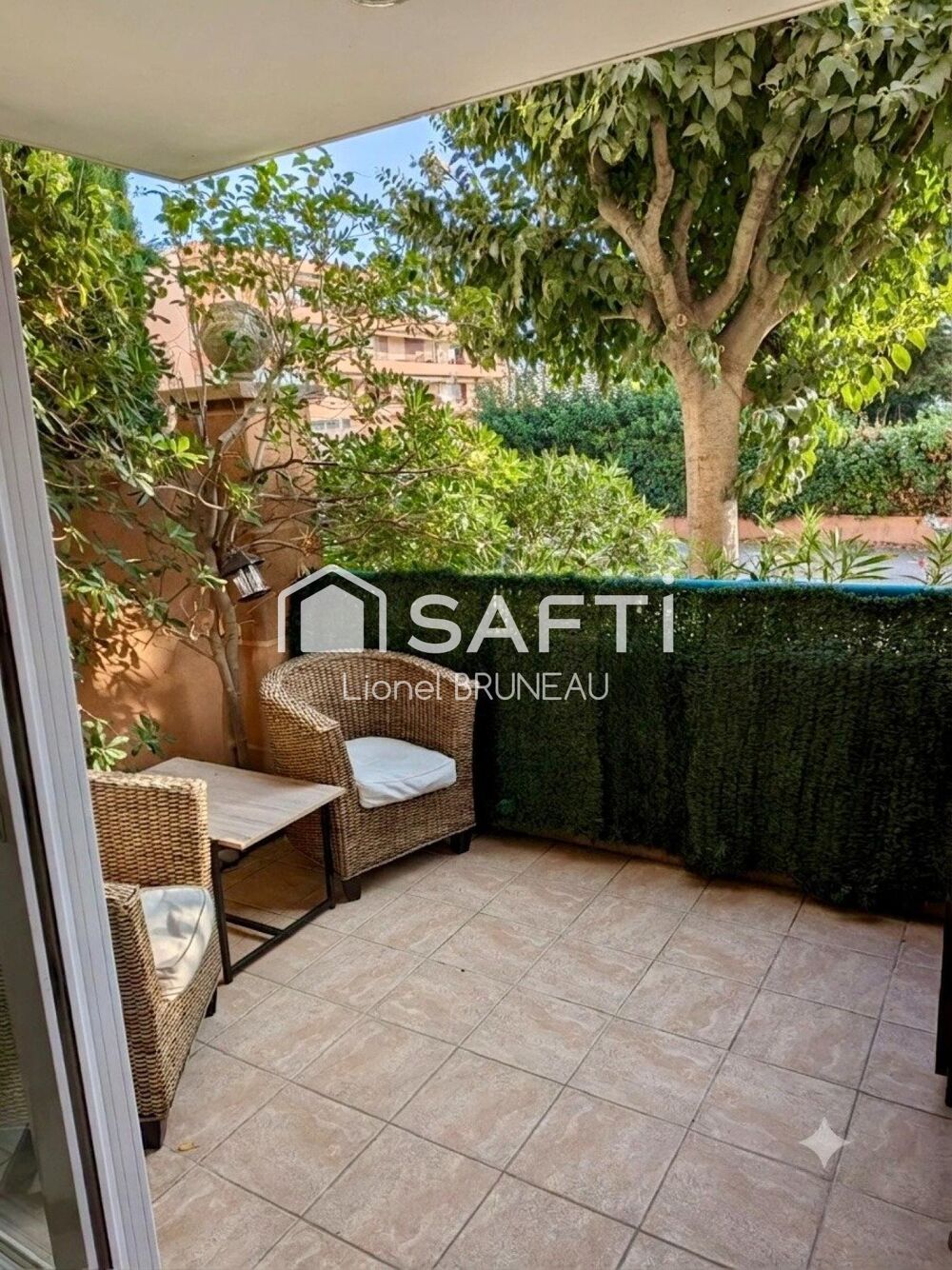 Vente Appartement Une opportunité rare à Sanary-sur-Mer (83110) – Charmant T2 calme et lumineux avec parking et cave Sanary-sur-mer