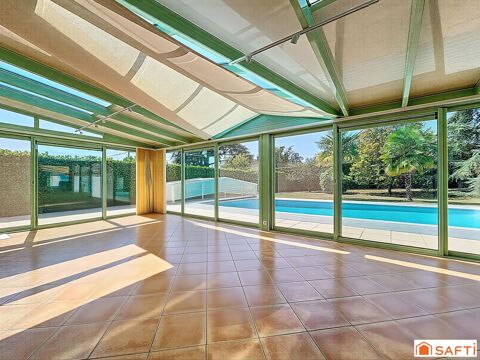   PROPRI�T� DE CHARME AVEC PISCINE, VUE PANORAMIQUE ET ENVIRONNEMENT PRIVIL�GI� Maison - 9 pi�ce(s) - 250 m�