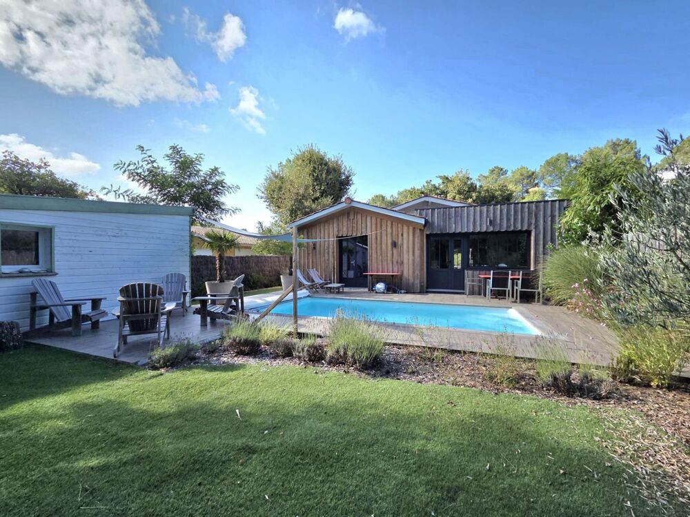Maison 3 chambres dont une parentale, piscine 2 garages et commerces