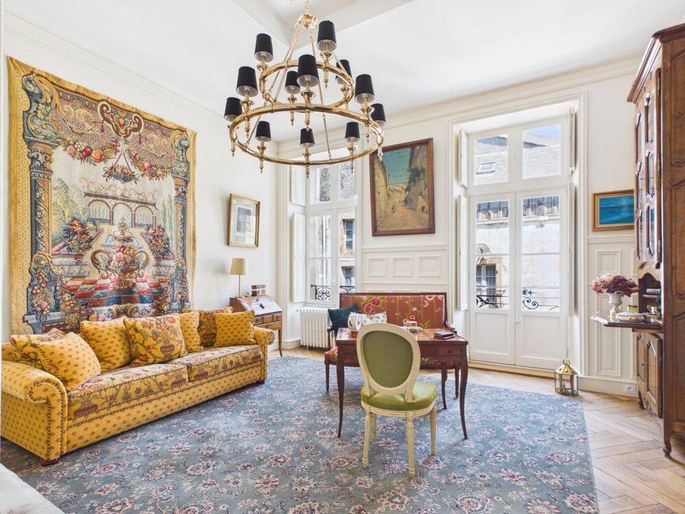Morlaix  Appartement alliant art de vivre et art déco au sein d'un immeuble particulier