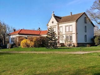  Maison à vendre 15 + pièces 761 m²