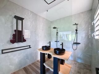  Maison à louer 6 pièces 222 m²