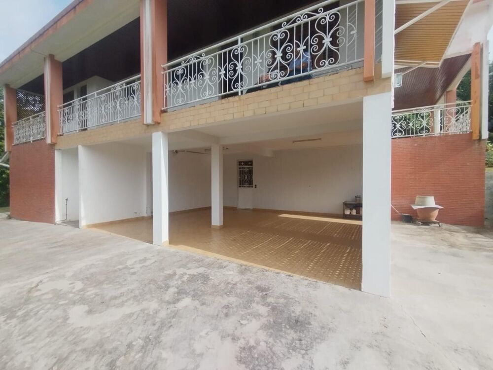 Vente Maison grande villa avec appartement locatif Saint-joseph