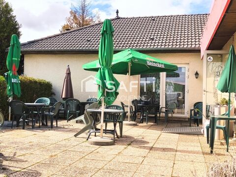   Fonds d'un superbe restaurant, sa belle terrasse d'été sur un vaste terrain proche de Neufchâteau 