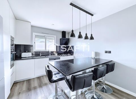   Maison familiale avec piscine � Proche �coles et commerces Maison - 6 pi�ce(s) - 140 m�