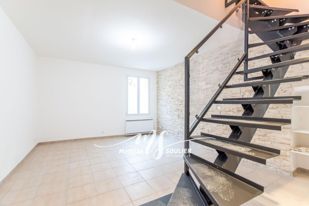 T3 duplex rénové de 63.74 m² proche centre Rousset
