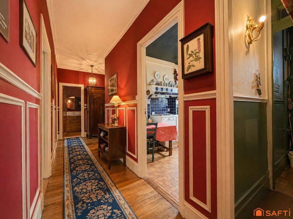 Appartement 2 chambres + greniers.