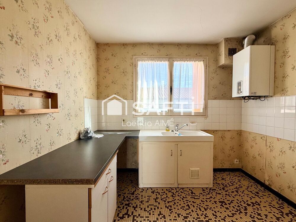 Vente Maison LA ROCHELLE - MAISON A RENOVER, BEAU POTENTIEL, JARDIN ET GARAGE / SOUS-SOL La rochelle