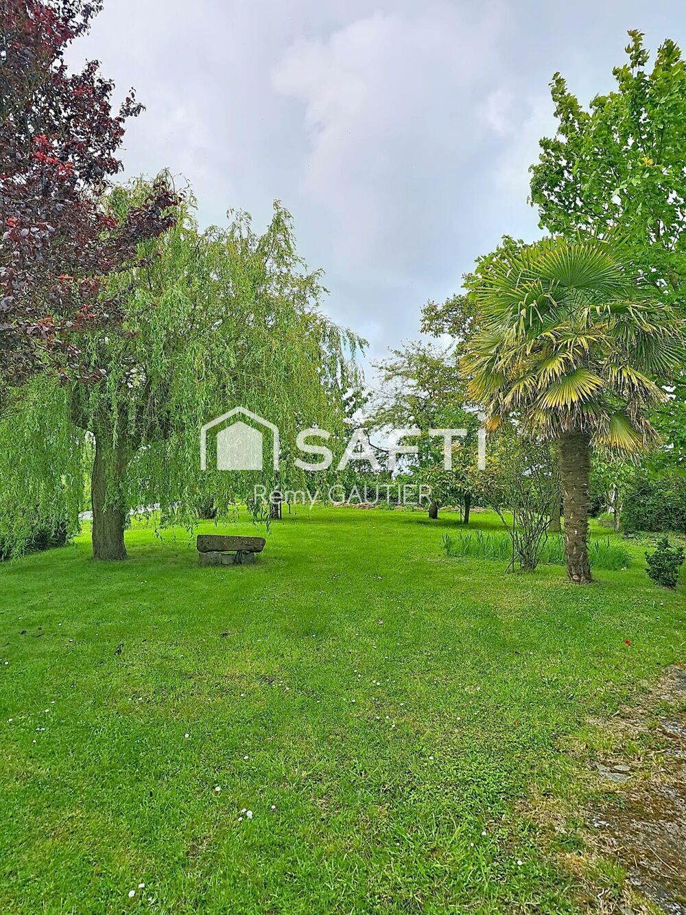 Maison isolée à la campagne
