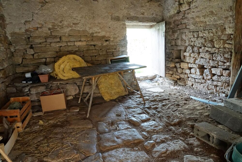 Maison de village ancienne.