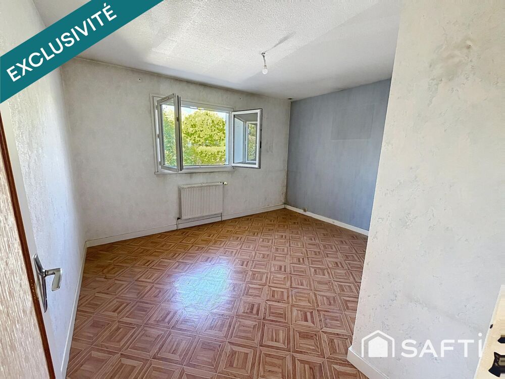 Vente Maison Maison idéalement située dans une rue à sens unique, en immédiate proximité du centre bourg Polliat