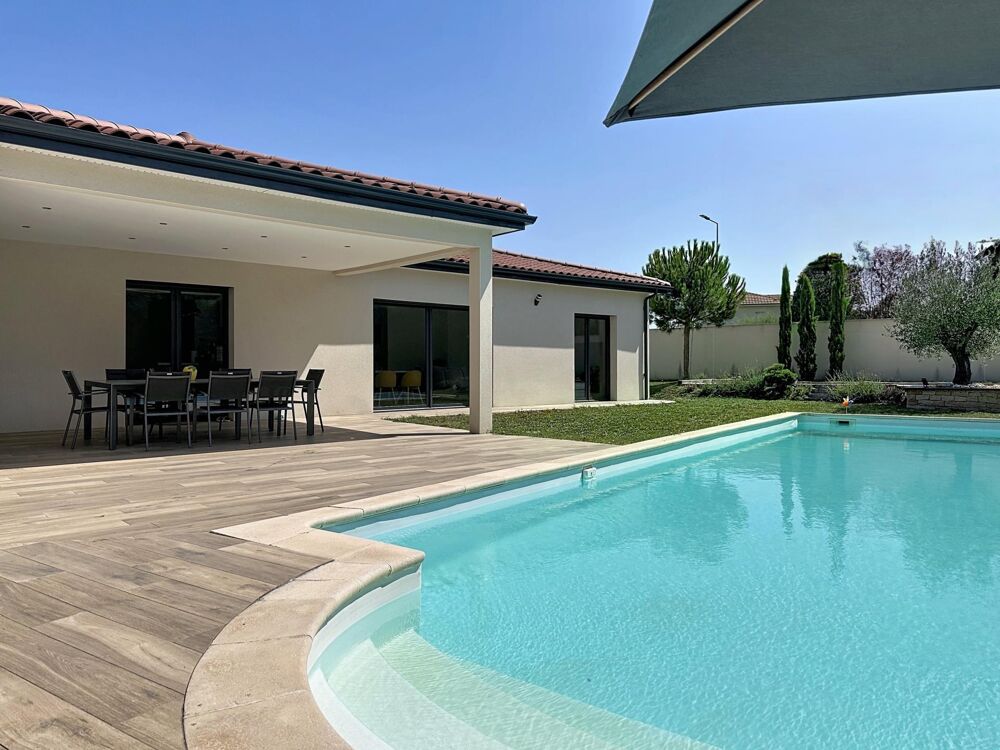 Maison contemporaine de plain-pied  Construction 2023  Piscine 10 x 5 m  DPE A/A