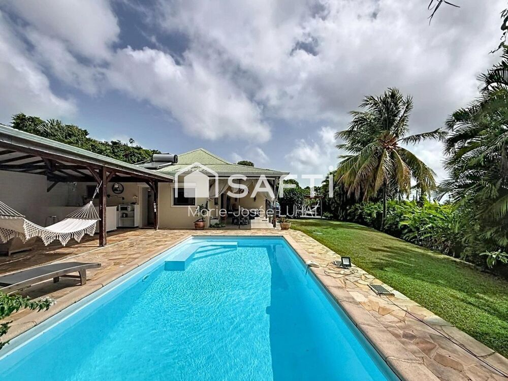 Vente Maison Maison F4  de plain pied avec dépendance et piscine La trinite
