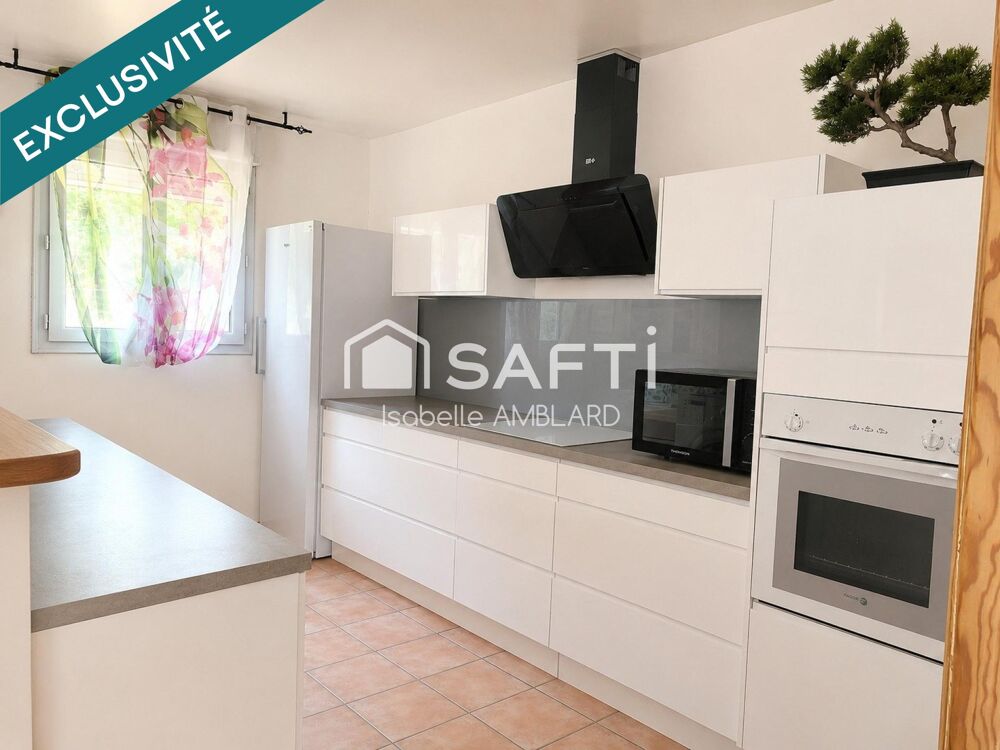Maison dans un environnement calme, prête à vivre