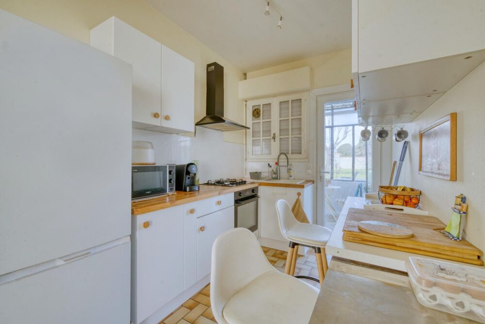 Vente Maison Maison proche des commodités 3 chambres et 1 bureau Saintes