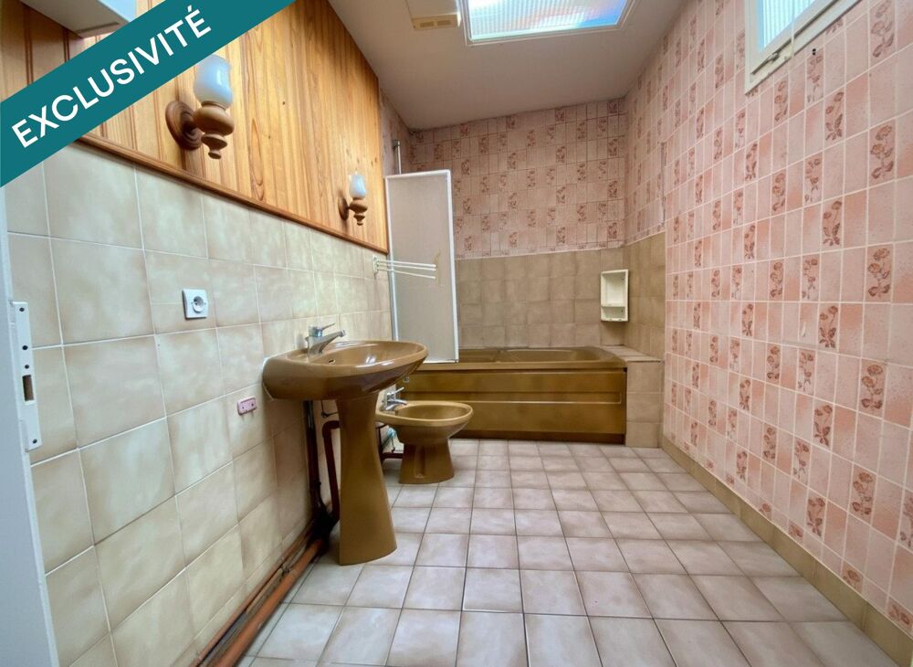 Vente Maison Maison proche du centre ville avec garage, cour et dépendances Saint-quentin