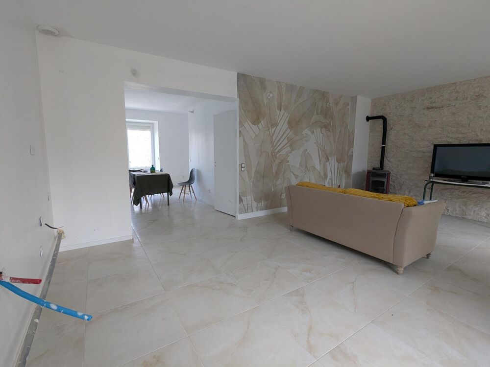 Vente Maison Maison de bourg rénovée avec extérieur et parking. Pern