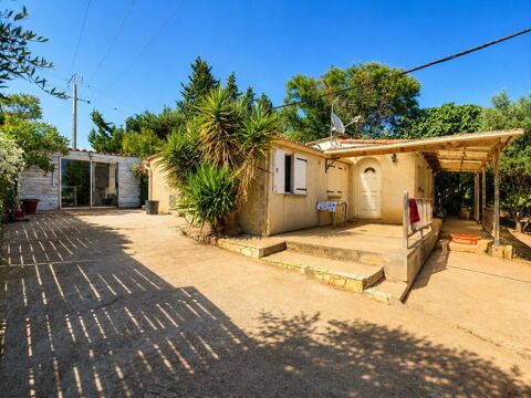   Rare à Mireval : 5 438 m² et dépendances Maison - 3 pièce(s) - 84 m²