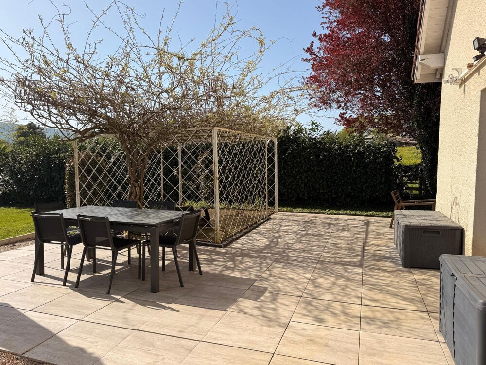 Vente Maison Maison de 2001 de 115 m2, 3 chambres sur terrain de 11 ares. Aulx-les-cromary