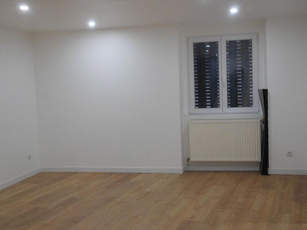 T3 rénové, bien équipé, 2 chambres, en location, 2ème étage, 01130 NANTUA,