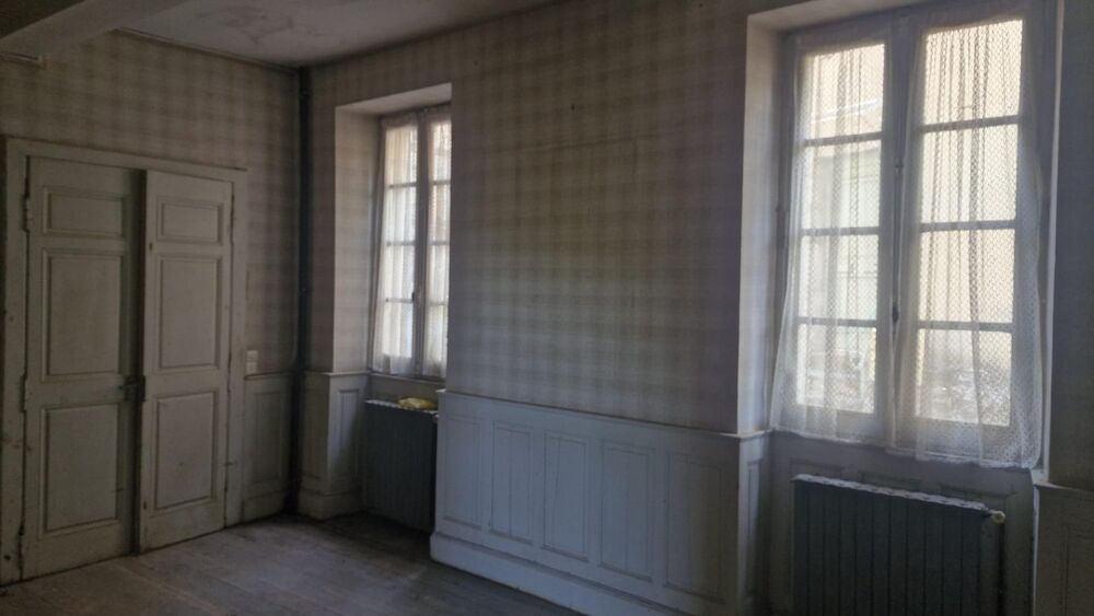 Maison de village à rénover  Fort potentiel 