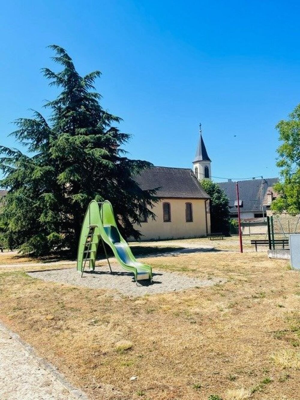 4 chambres avec plusieurs grande terrasse.