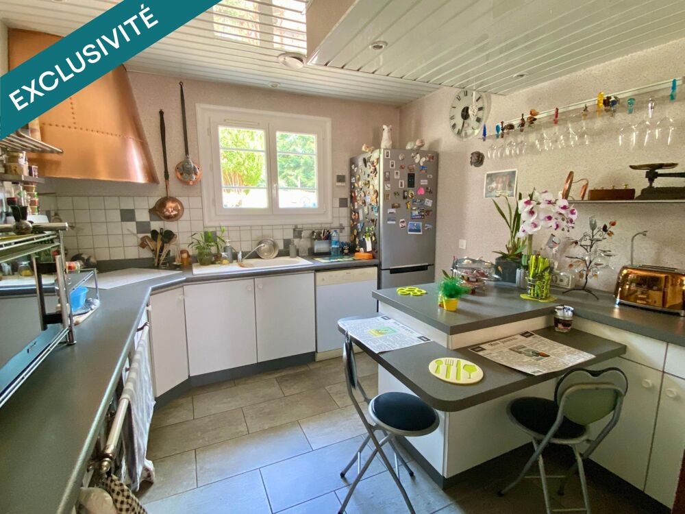 Villa 160m² avec piscine, pool house, abri voitures et terrain attenant