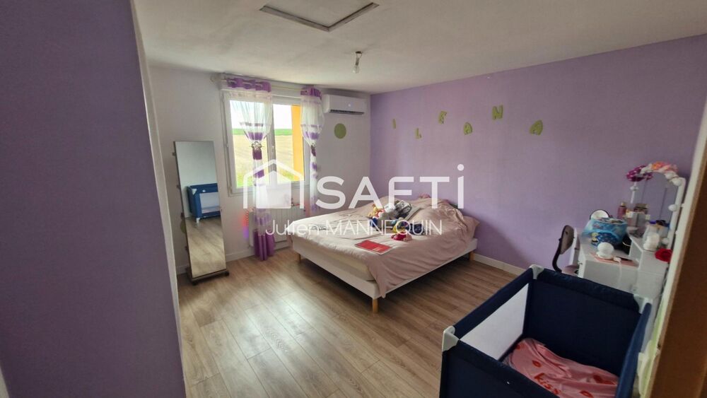 Vente Maison maison plein pied avec 4 chambres , garage , piscine, poêle a granule ballon thermodynamique et clim Saint-quentin