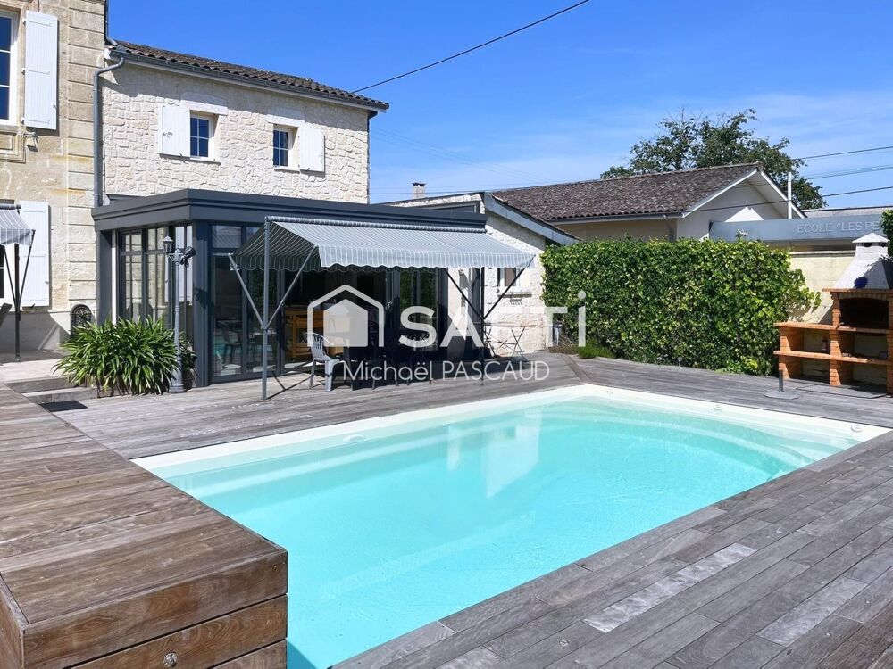 Propriété de caractère avec piscine chauffée