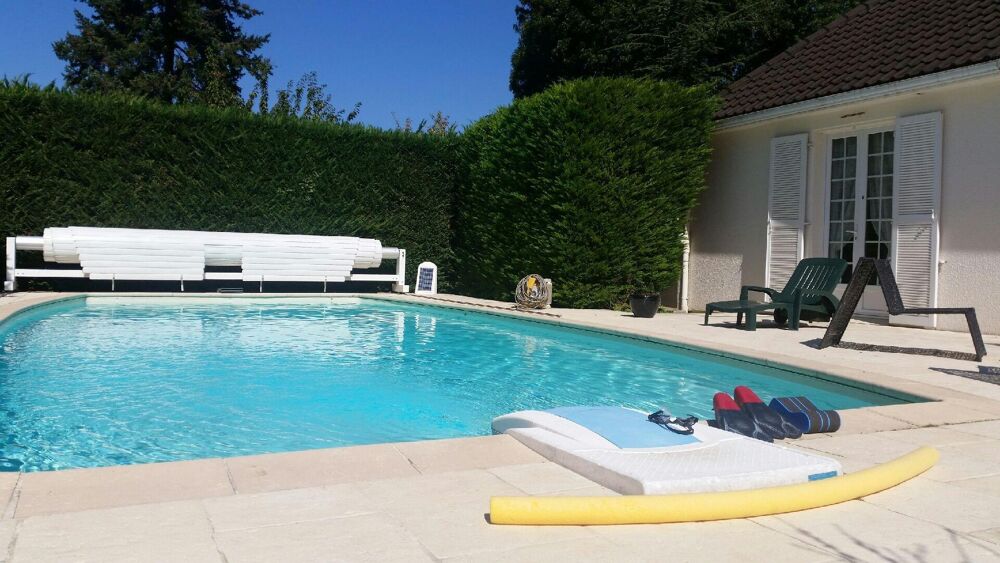 Vente Maison Coup de Coeur pour cette Maison d'environ 185 m² avec Piscine, sur 1 391 m² de terrain... Viarmes